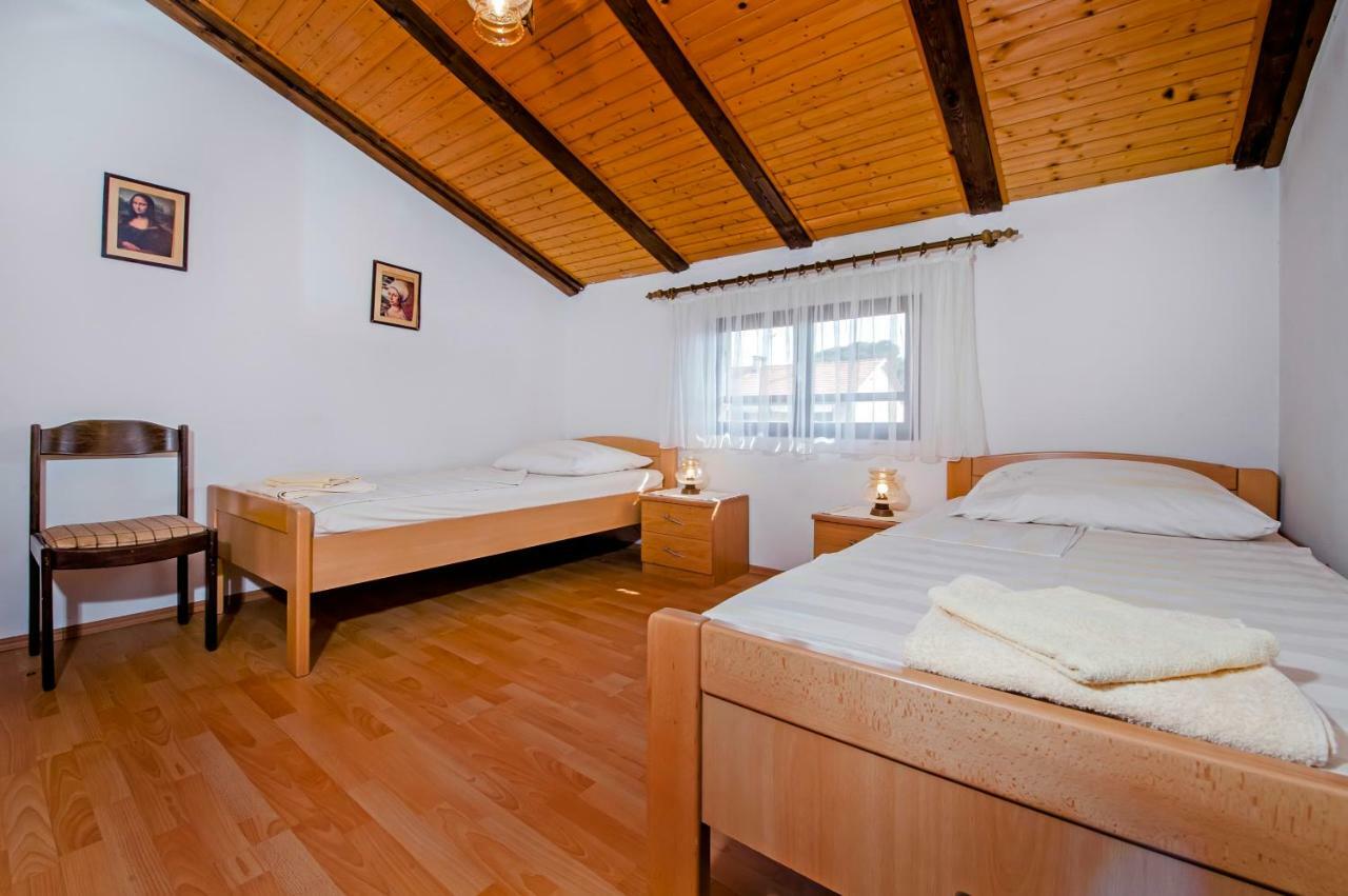 Mirela Apartman *