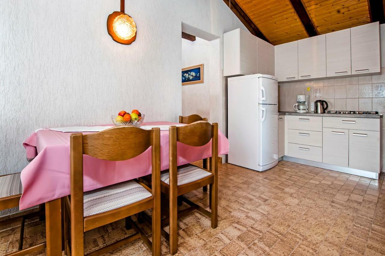 Mirela Apartman *